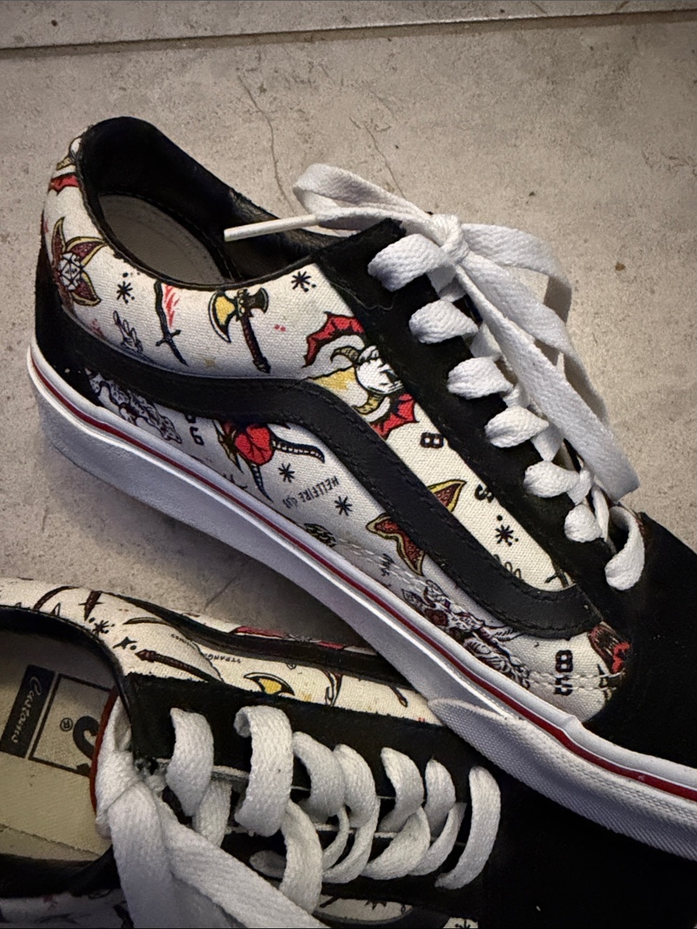 Vans Black White Red Tattoo Print Low-Top Sneakers - Picture 2 of 8